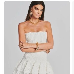 Elegant White Strapless Dress